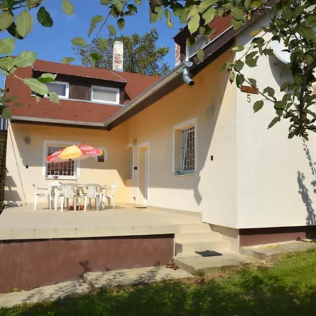 Проживание в семье Haus Pelso *
